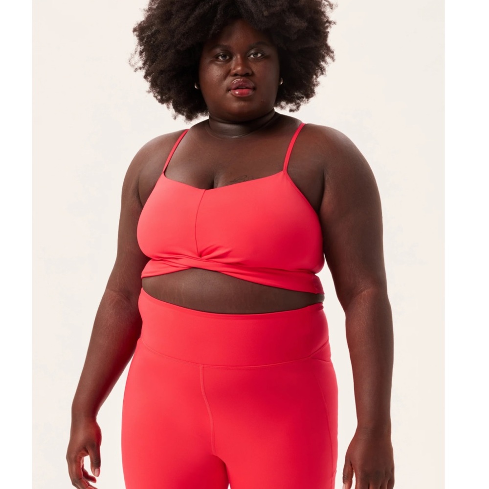 Girlfriend Collective compressive pocket leggings and Matisse bra in Lollipop